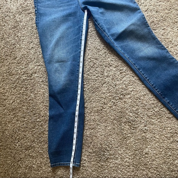 Good American - Good Curve High Waist Skinny Jeans - Picture 9 of 13